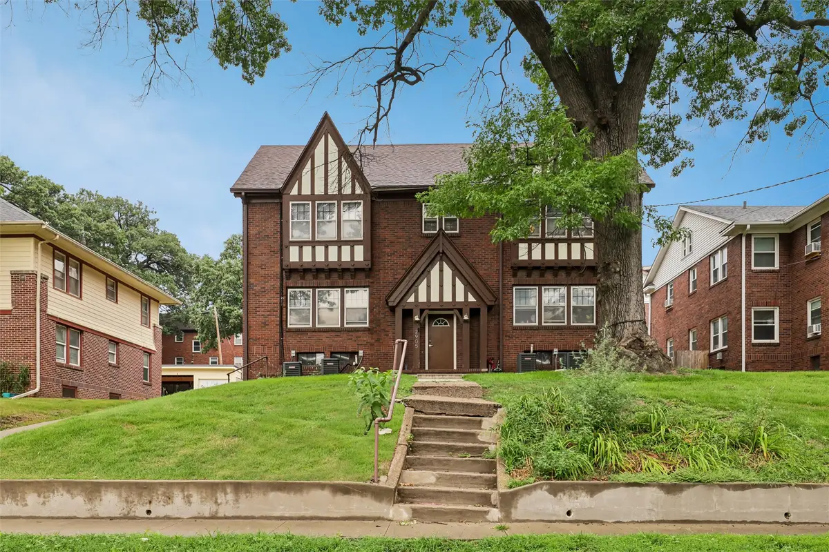 2905 High Street, Des Moines, IA 50312 - #1