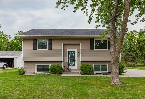713 10th Avenue Nw, Altoona, IA 50009