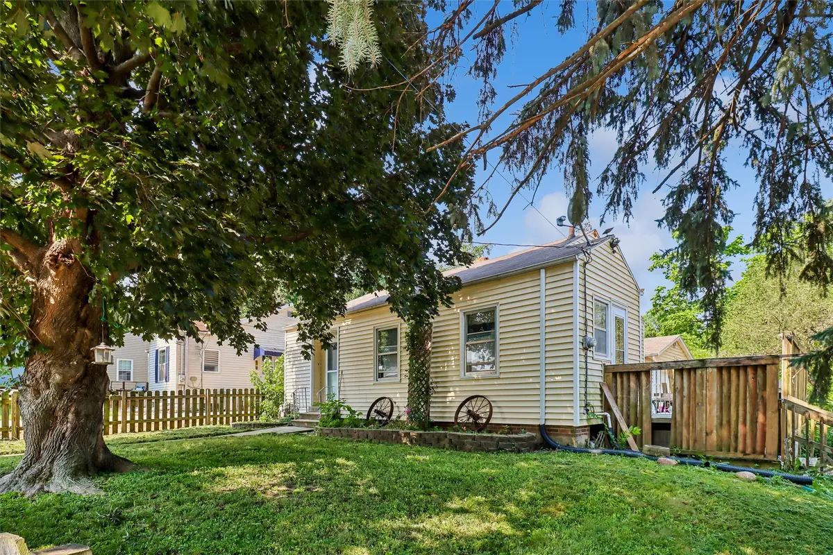 409 W 10th Street N, Newton, IA 50208 - #1