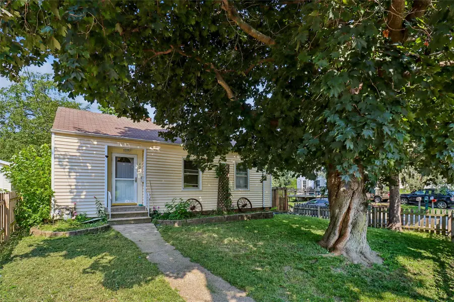 409 W 10th Street N, Newton, IA 50208 - #2