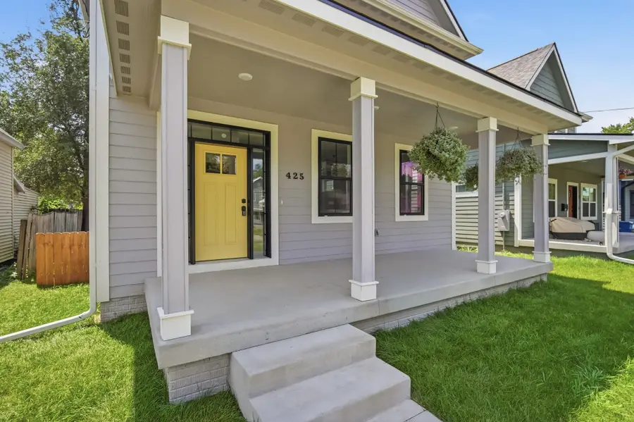 425 E Granger Avenue, Des Moines, IA 50315 - #2