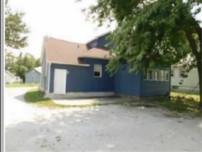 910 S 15th St Street, Centerville, IA 53544 - #1