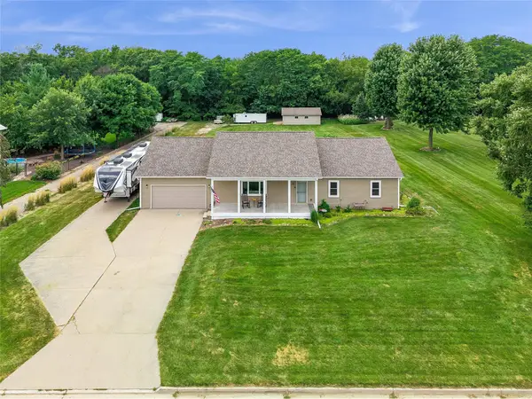 1040 SE 61st Street, Pleasant Hill, IA 50327