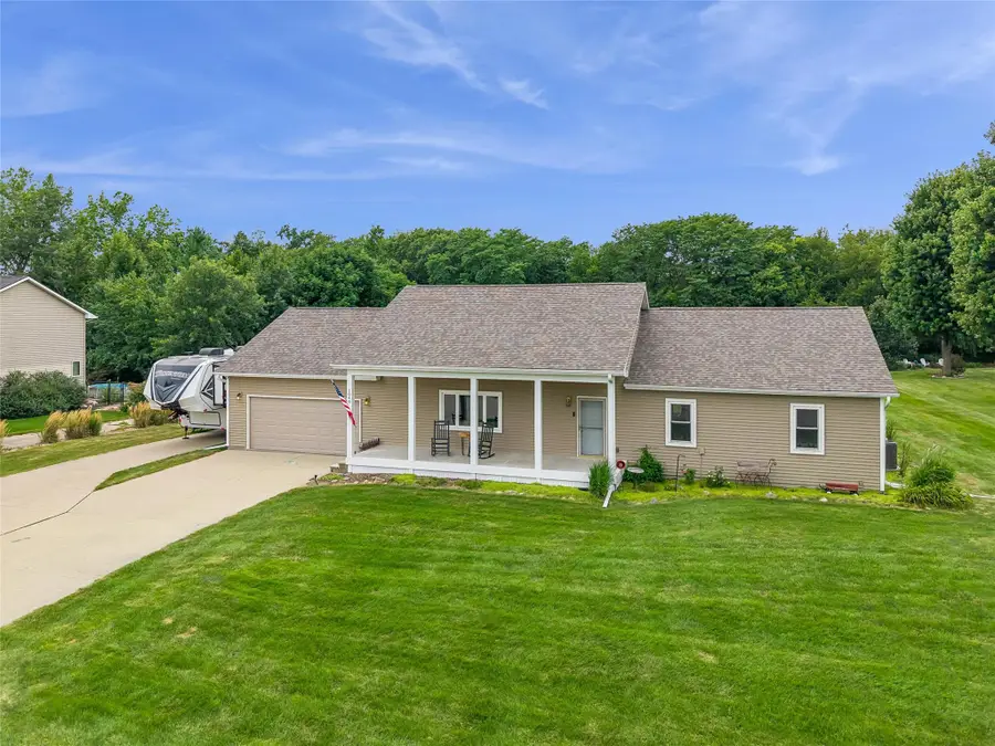 1040 SE 61st Street, Pleasant Hill, IA 50327 - #2