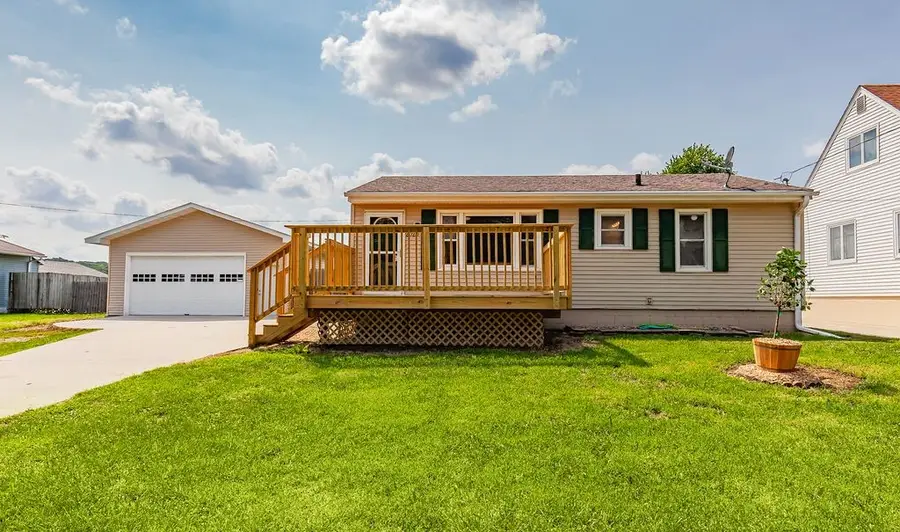 2020 E 40th Street, Des Moines, IA 50317 - #2
