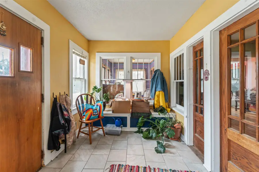 3921 Douglas Avenue, Des Moines, IA 50310 - #2