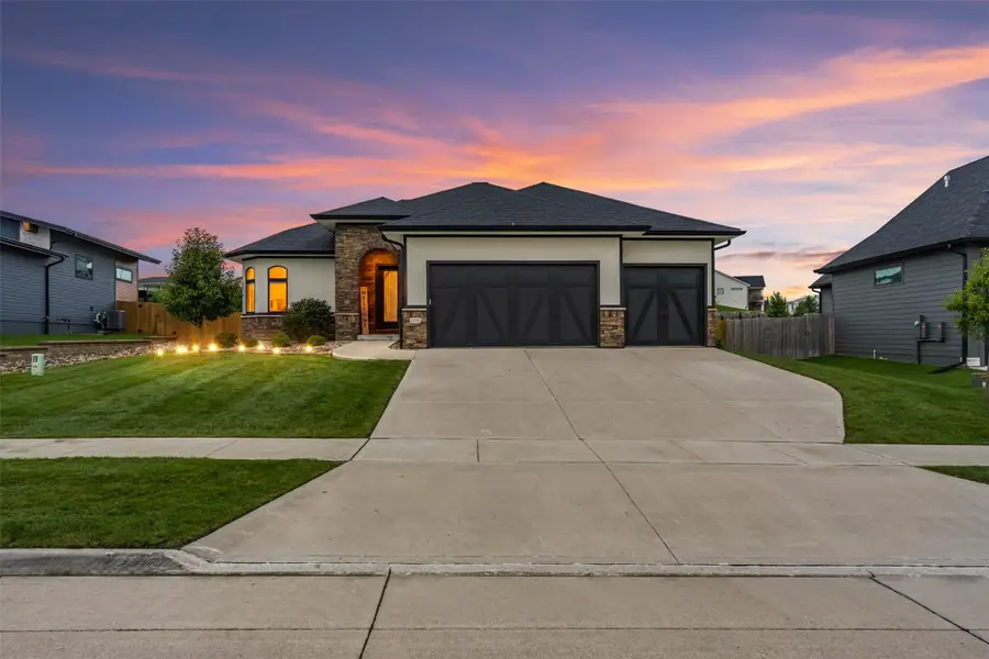 2550 Belmont Boulevard, Waukee, IA 50263 - #2