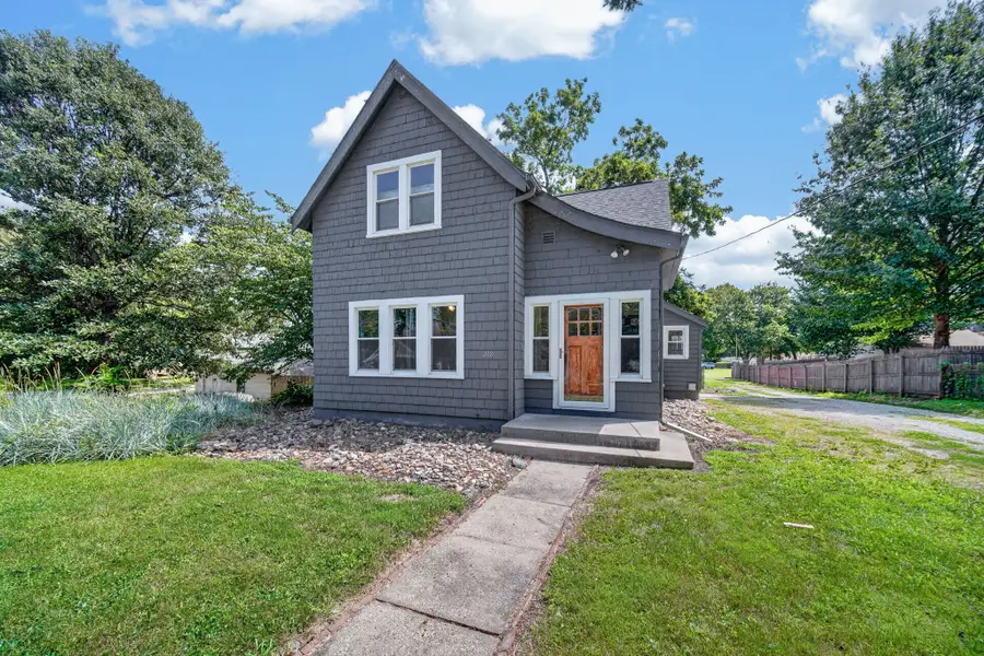 208 N D Street, Indianola, IA 50125 - #2