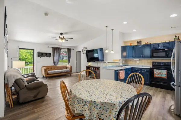 1545 E Emma Avenue, Des Moines, IA 50320