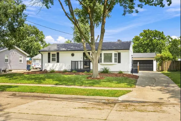 4213 68th Street, Urbandale, IA 50322