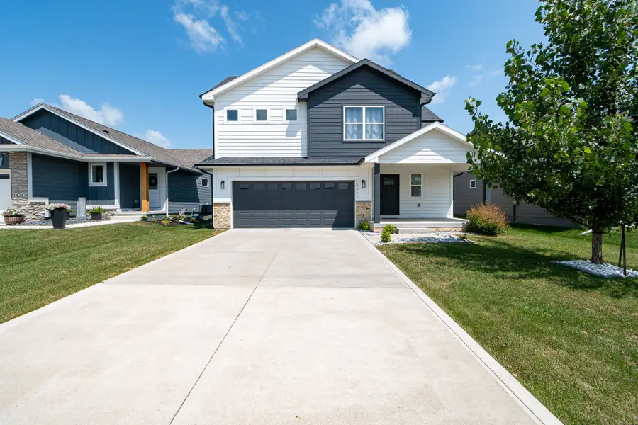 18217 Alpine Drive, Clive, IA 50325 - #2
