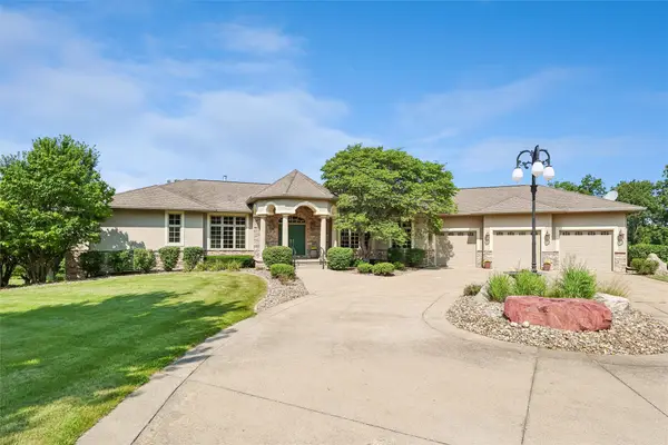 25173 Pin Oak Drive, Adel, IA 50003