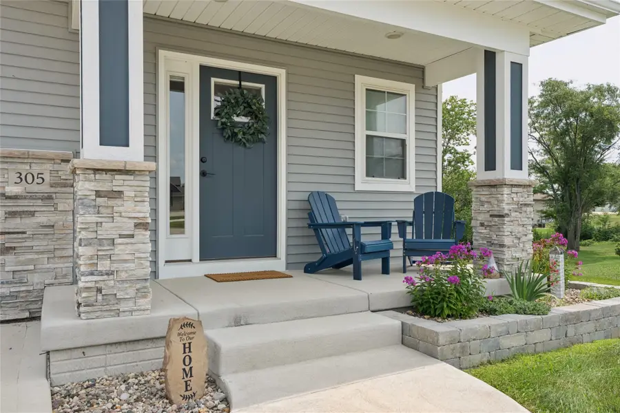 305 Magnolia Point, Winterset, IA 50273 - #2