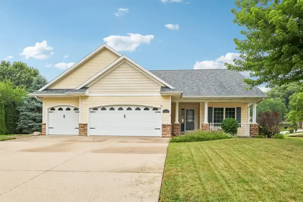 1055 SE Brentwood Drive, Waukee, IA 50263