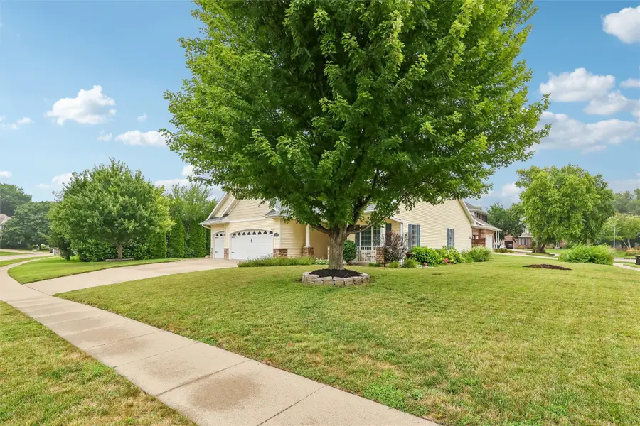 1055 SE Brentwood Drive, Waukee, IA 50263 - #2