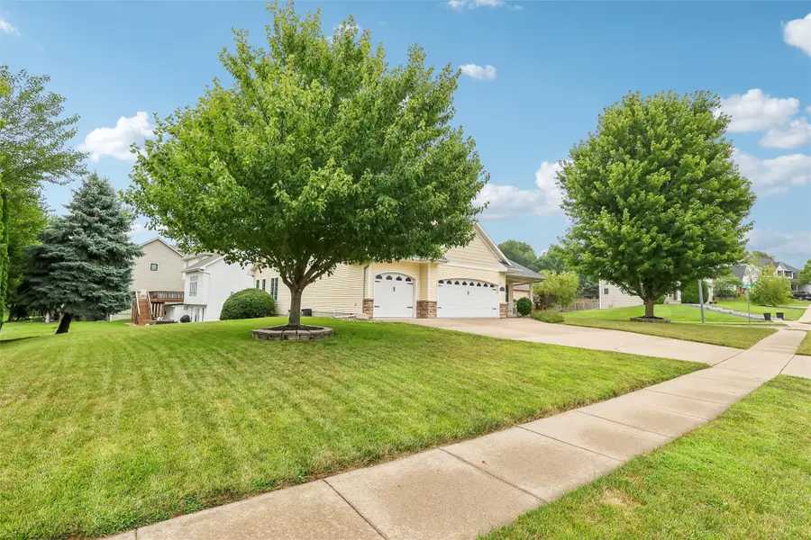 1055 SE Brentwood Drive, Waukee, IA 50263 - #3