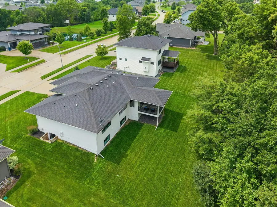 14415 Sheridan Avenue, Urbandale, IA 50323 - #3