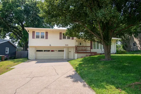 928 29th Street, West Des Moines, IA 50265