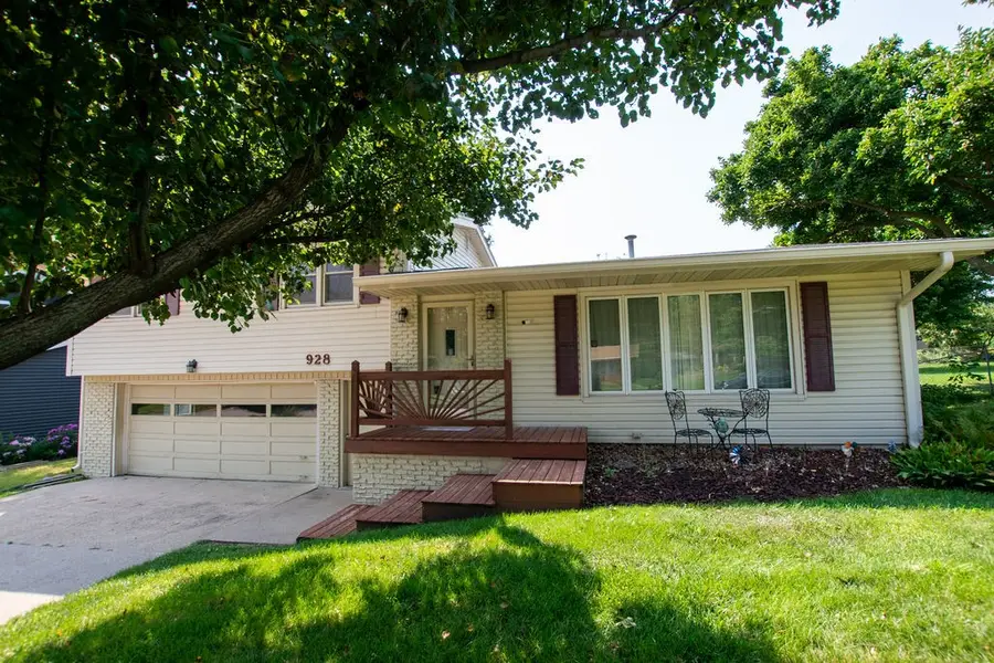 928 29th Street, West Des Moines, IA 50265 - #2