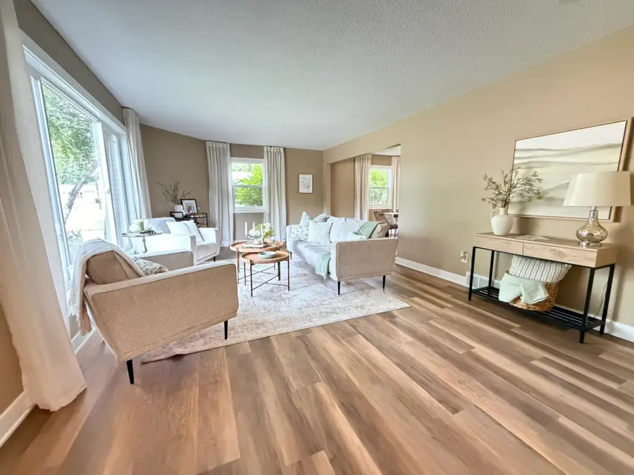 8304 Airline Avenue, Urbandale, IA 50322 - #3