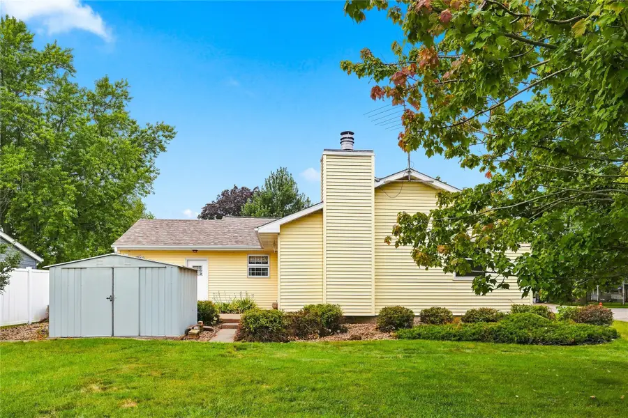 1622 Spencer Street, Grinnell, IA 50112 - #3