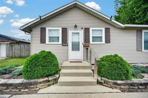 820 Maple Street, West Des Moines, IA 50265