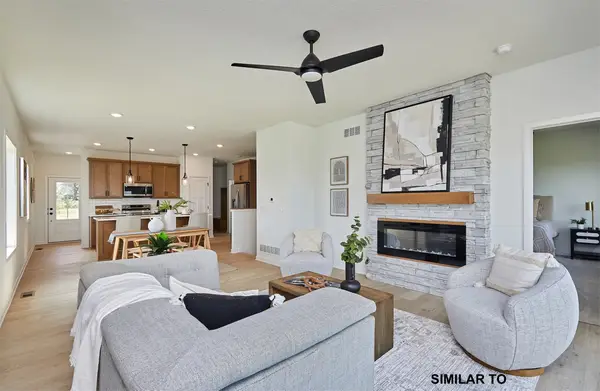 110 NW Rolling Circle, Waukee, IA 50263