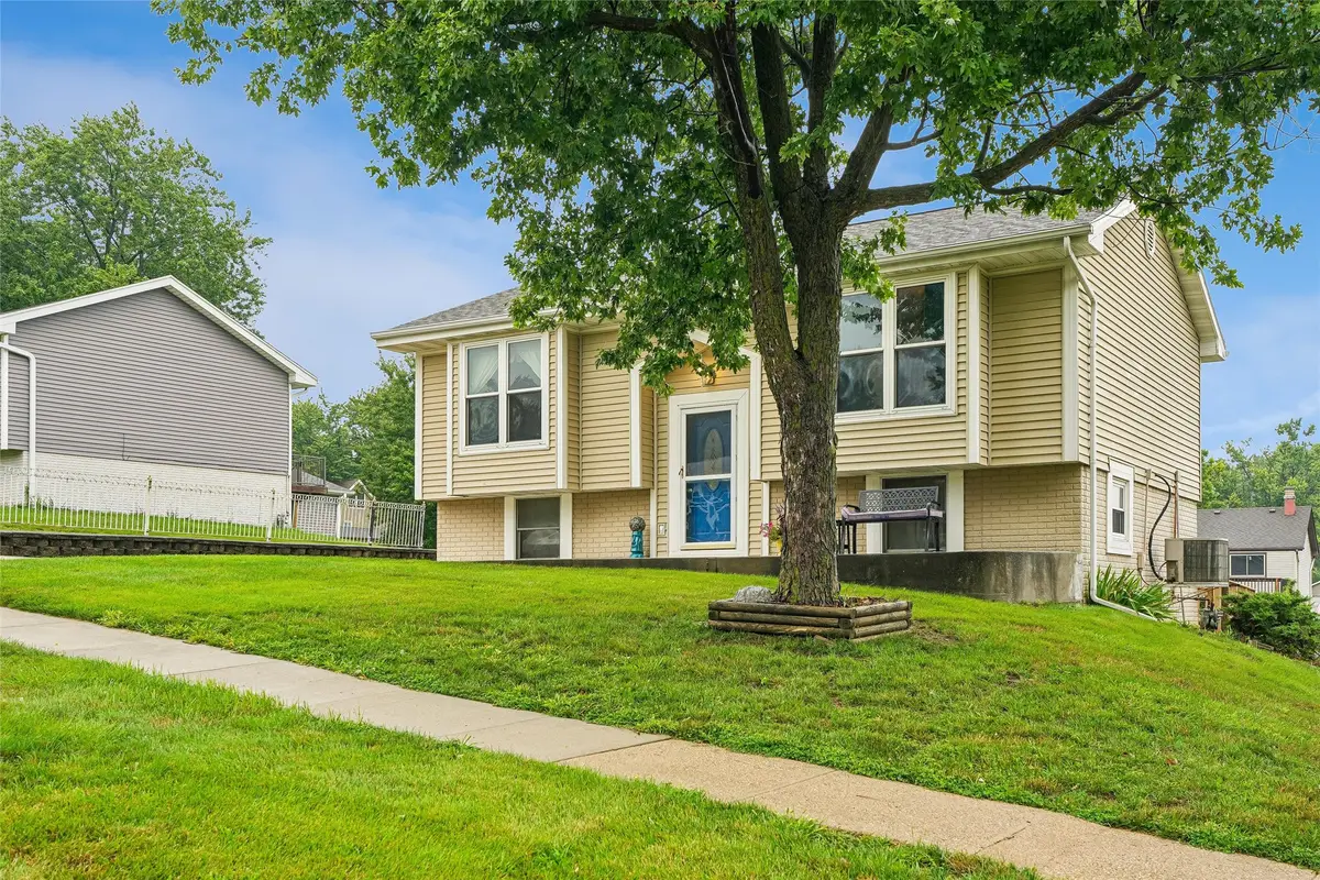 1516 W Clinton Avenue, Indianola, IA 50125 - #1