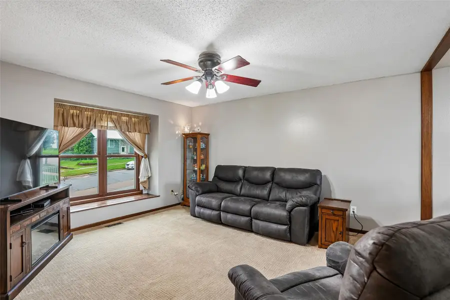 1516 W Clinton Avenue, Indianola, IA 50125 - #3