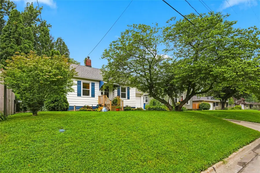 803 W Detroit Avenue, Indianola, IA 50125 - #2