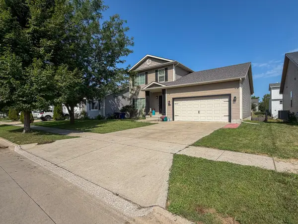 2416 River Meadows Drive, Des Moines, IA 50320