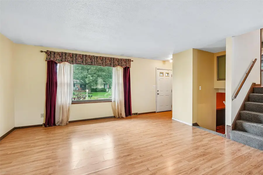 330 Greenfield Parkway, Des Moines, IA 50320 - #2