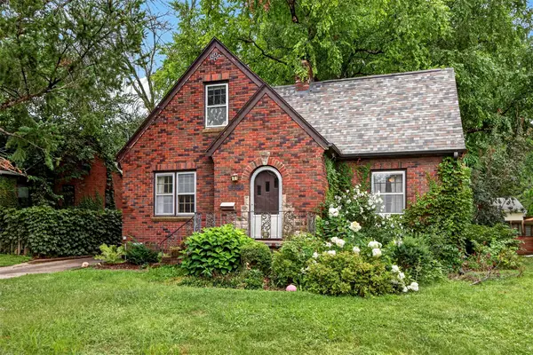 4406 Beaver Crest Drive, Des Moines, IA 50310