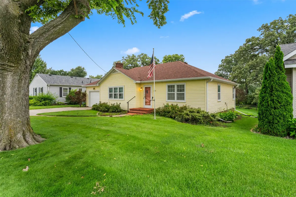 1112 S 12th Avenue W, Newton, IA 50208 - #1