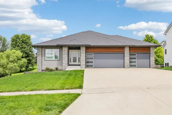 15915 Aurora Avenue, Urbandale, IA 50323