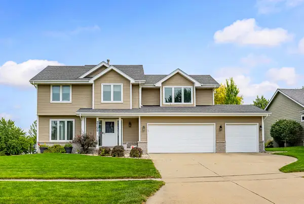 2199 NW 147th Street, Clive, IA 50325