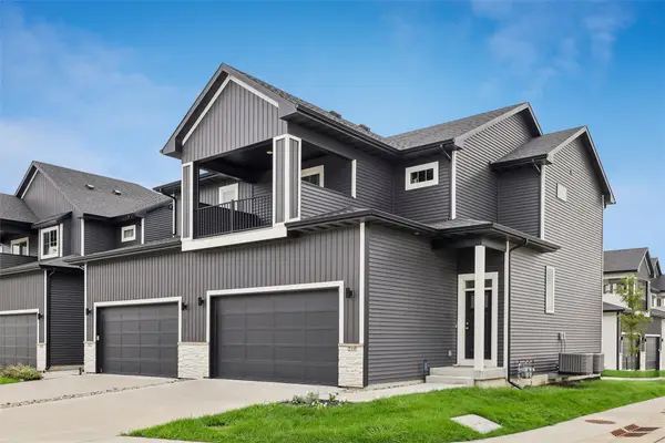 216 NE Country Meadow Lane, Ankeny, IA 50021