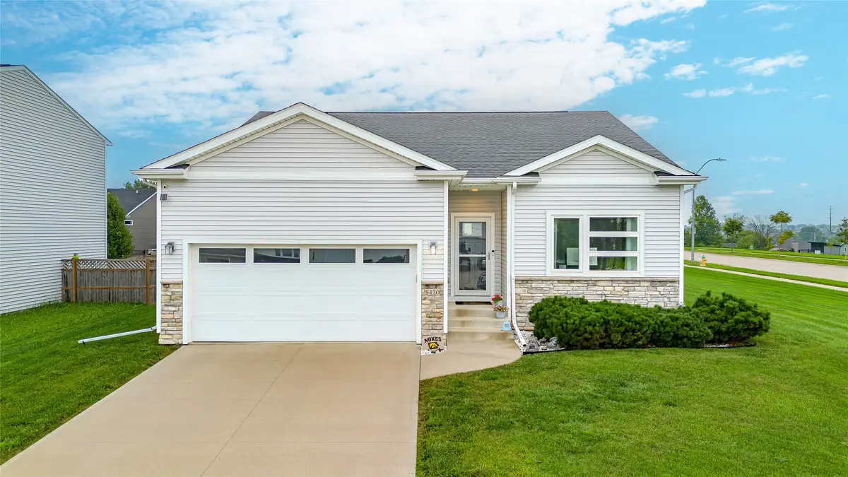 5420 Brook Landing Circle, Des Moines, IA 50317 - #1