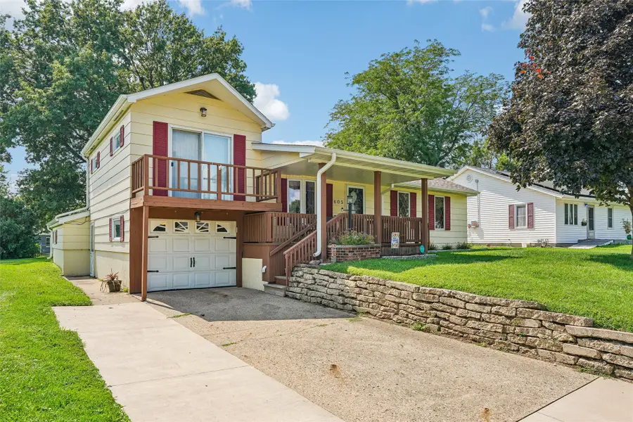 605 E 23rd Street S, Newton, IA 50208 - #2
