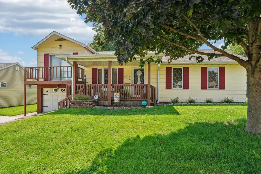 605 E 23rd Street S, Newton, IA 50208 - #3