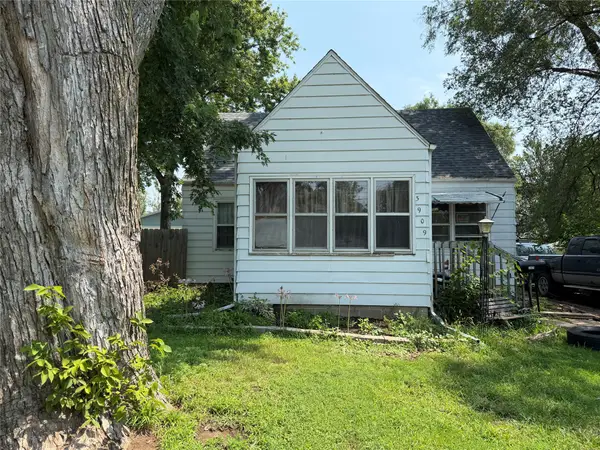 3909 SW 13th Street, Des Moines, IA 50315
