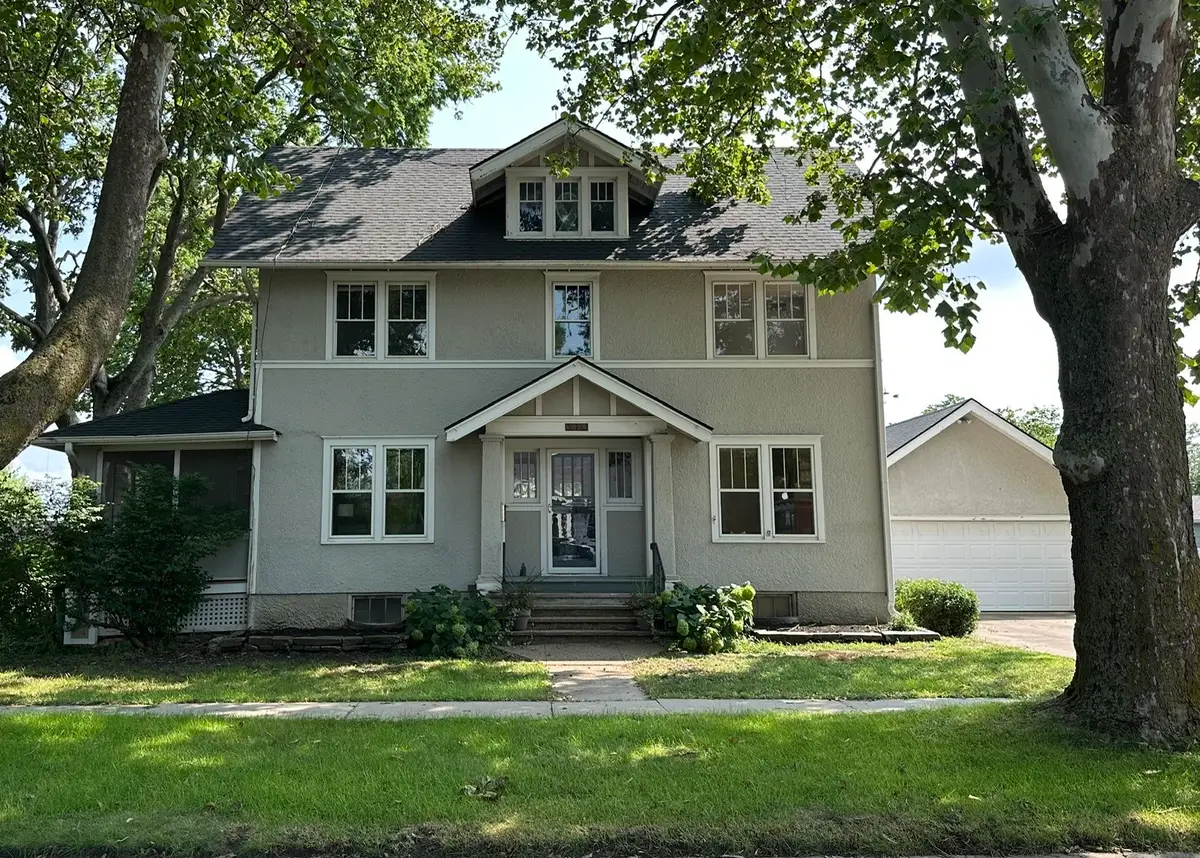 310 W Washington Street, Winterset, IA 50273 - #1