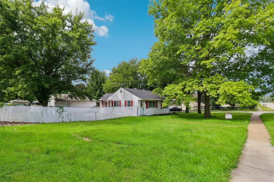4005 Easton Boulevard, Des Moines, IA 50317 - #3