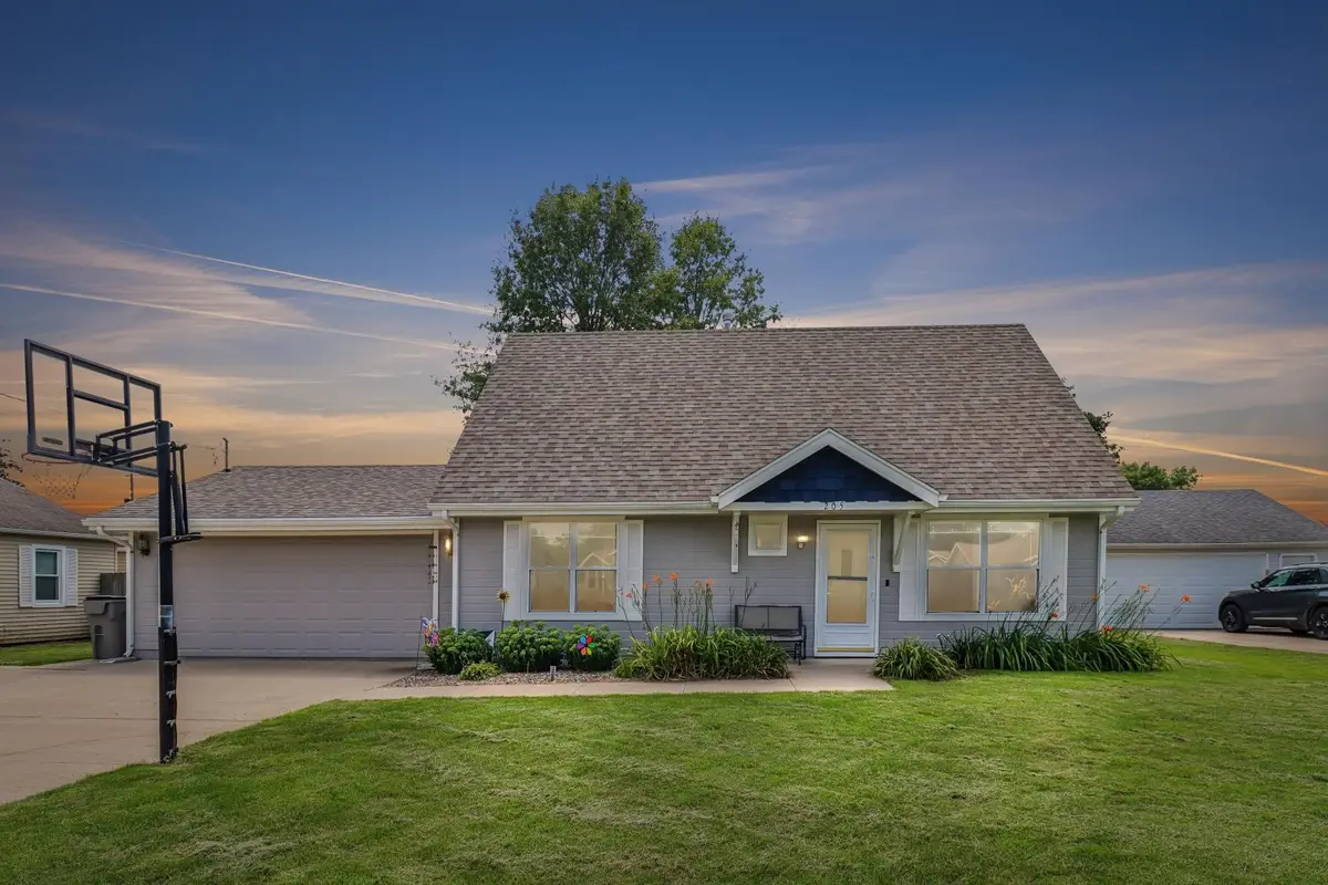 205 W North Street, Pleasantville, IA 50225 - #1
