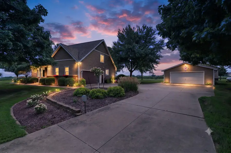3685 Highway F36 W, Newton, IA 50208 - #2