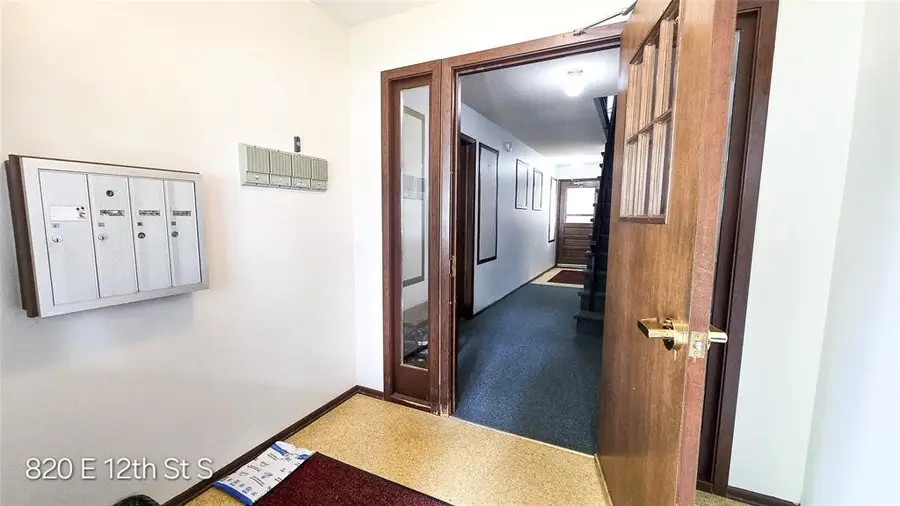 820 E 12th Street S, Newton, IA 50208 - #3