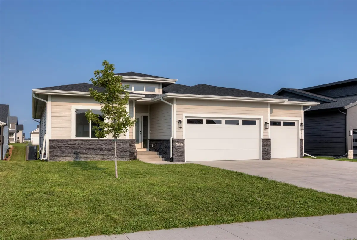 4657 179th Street, Urbandale, IA 50263 - #1
