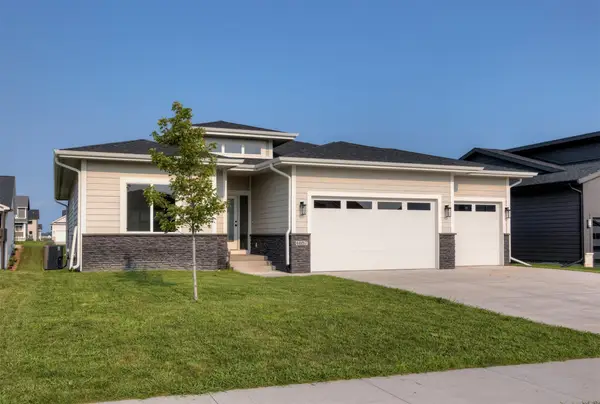 4657 179th Street, Urbandale, IA 50263