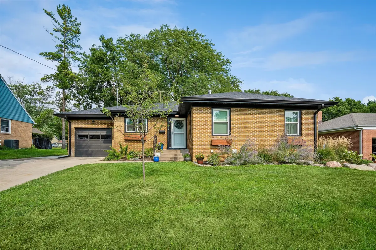 917 14th Street, West Des Moines, IA 50265 - #1