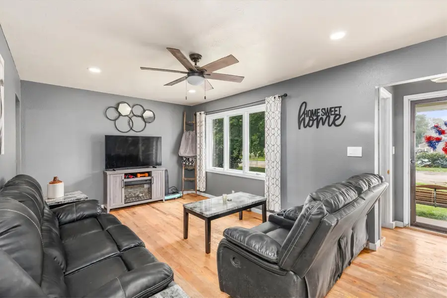 110 N 10th Avenue, Winterset, IA 50273 - #2